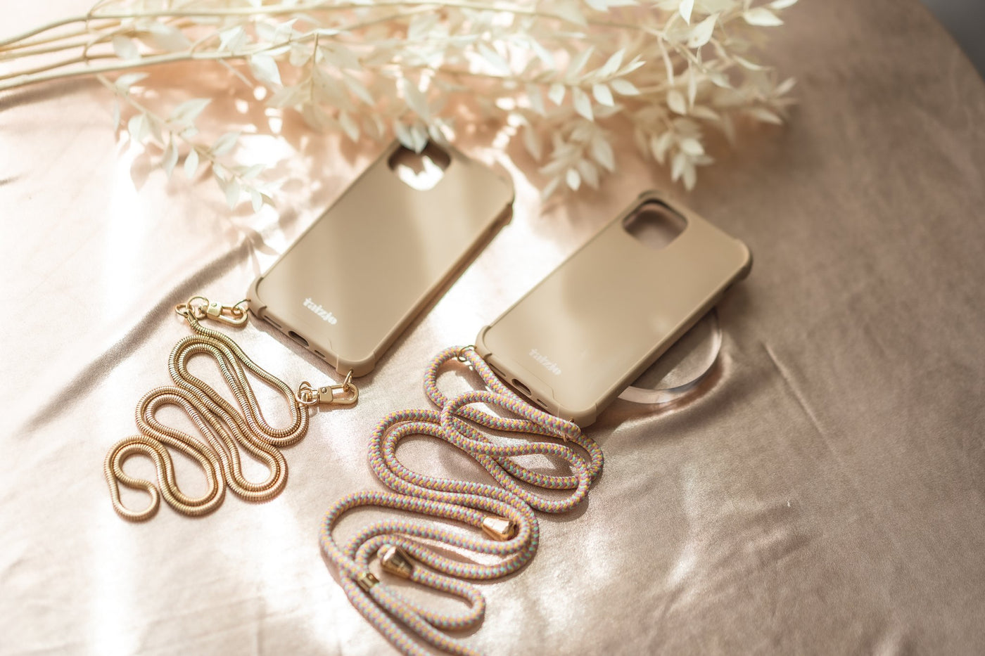 iPhone SE Necklace Case (iPhone 7/8 compatible)